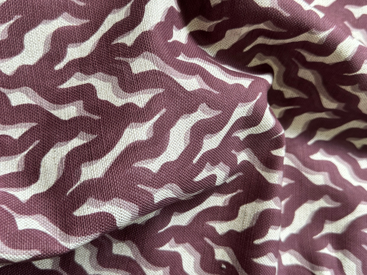 Kelp Drift linen union fabric in Blackcurrant