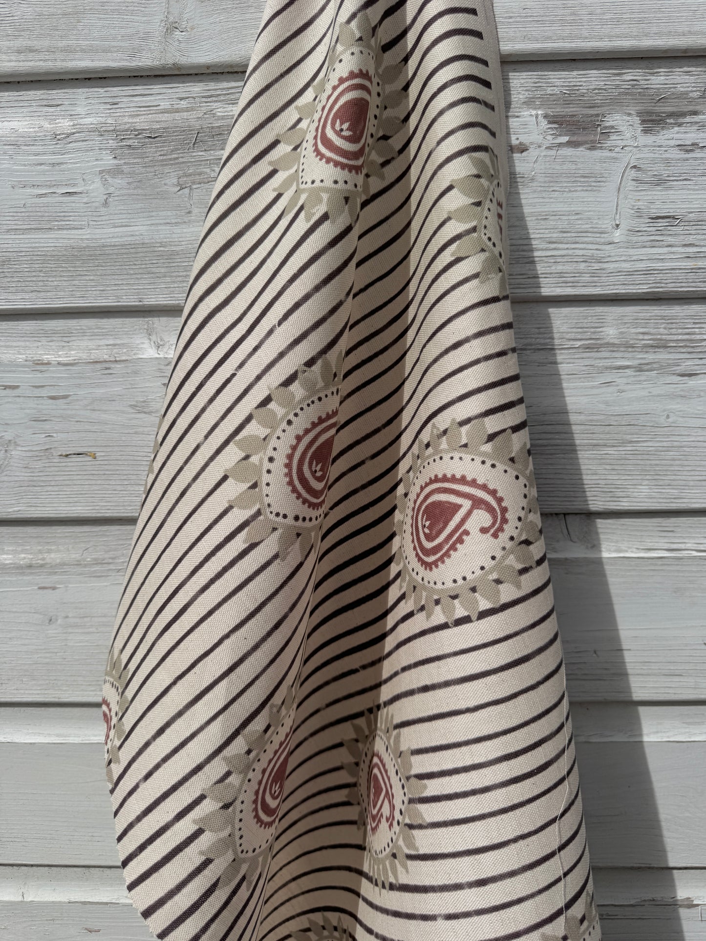 Field flower Paisley linen cotton union fabric in Pink and Aubergine