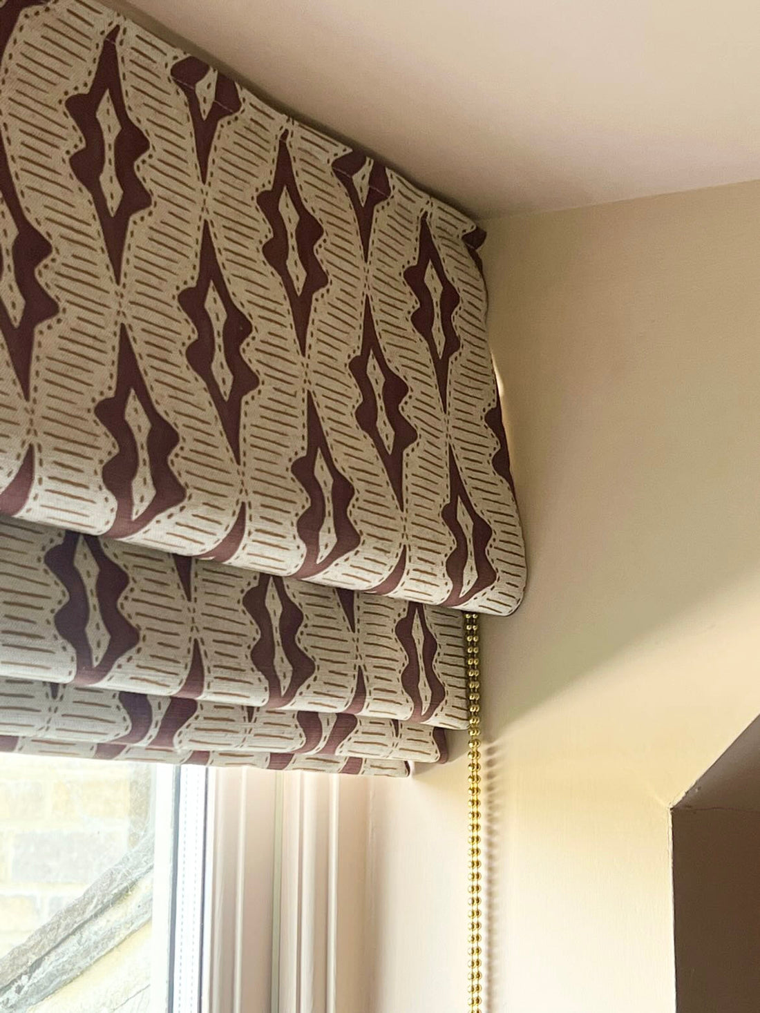 Roman Blinds and Patterned Fabrics: How They Transform a Room