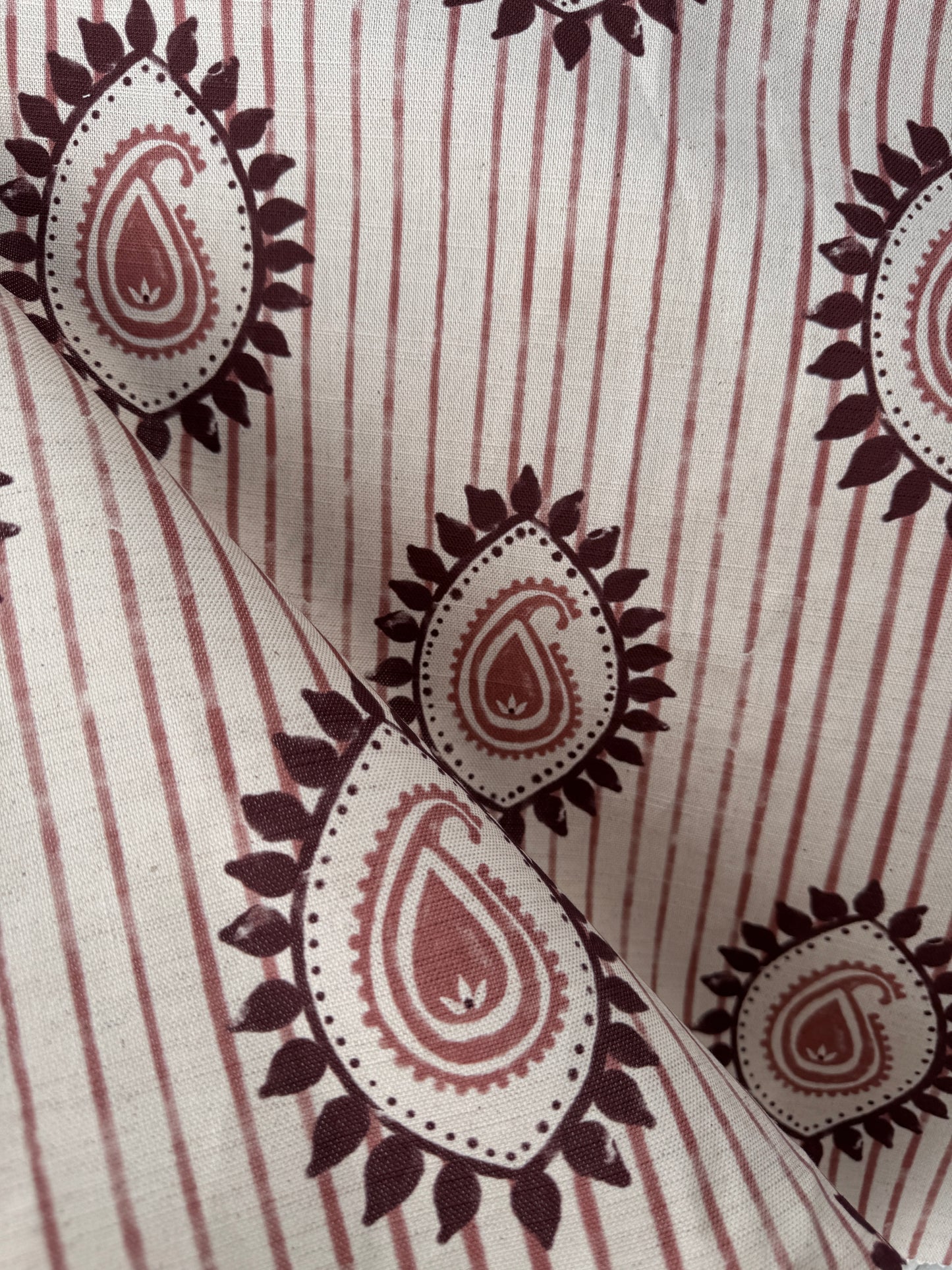 Field flower Paisley linen cotton union fabric in Pink