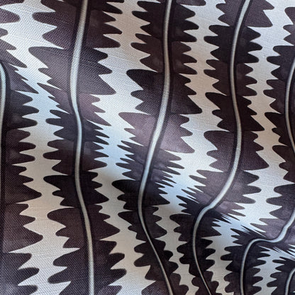 Jigzag linen union fabric in Aubergine