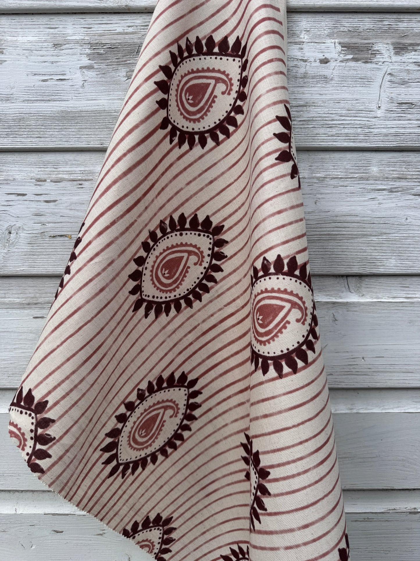 Field flower Paisley linen cotton union fabric in Pink